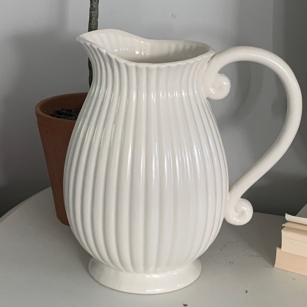 Ashland off white large pitcher ribbed‎ shabby home decor serving shelf table